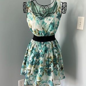 Xhilaration Women’s Floral Print Dress